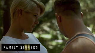 Гэр Бүлийн Нүгэлтнүүд - Kit Mercer - Whos Үнэхээр Асуудал Эрхэлсэн