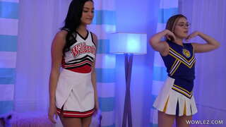 Bubble тулгаа охид эдлэх зарим лесбиян бэлгийн дараа cheerleader дадлага Bubble тулгаа охид эдлэх зарим лесбиян бэлгийн дараа cheerleader дадлага