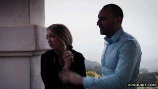 ���ोठा लंड माणूस fucks गरीब मुलगी होईपर्यंत ती squirts