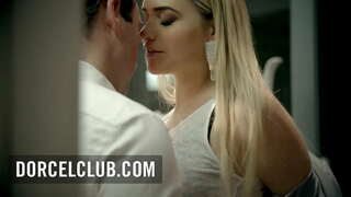 Чебер кышнооссылэн сук секслы Мия Малкова