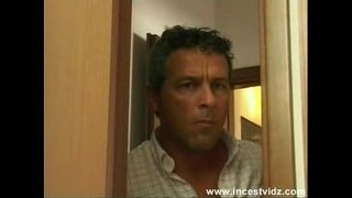 Otac koriste situaciju analni