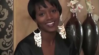 Ebony гоо сайхны masturbating үед гоо сайхны хүснэгт