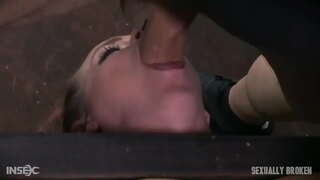 Његова кућна помоћница У изобиљу